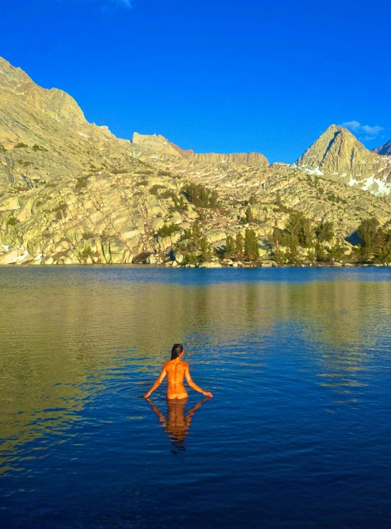Legs Swims in Evolution Lake